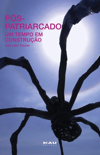 Capa de livro com título em letras rosas, fundo azul céu e escultura preta de aranha