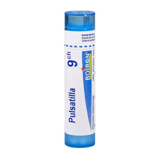 Pulsatilla 9 CH Frasco azul e branco com comprimidos granulares Boiron Pulsatilla 9 CH
