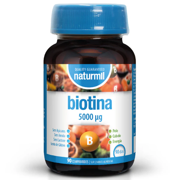 Naturmil Biotina 5000mcg 90comp Frasco de suplemento biootina Naturmil 5000 µg com tampa azul e rótulo detalhado