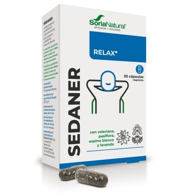 Embalagem de cápsulas Soria Natural Sedaner Relax verde, branca e azul com 2 cápsulas em primeiro plano