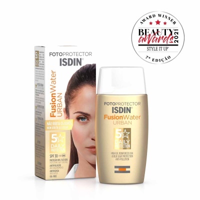 Fotoprotetor ISDIN Fusion Water Urban embalagem dourada e caixa com rosto feminino