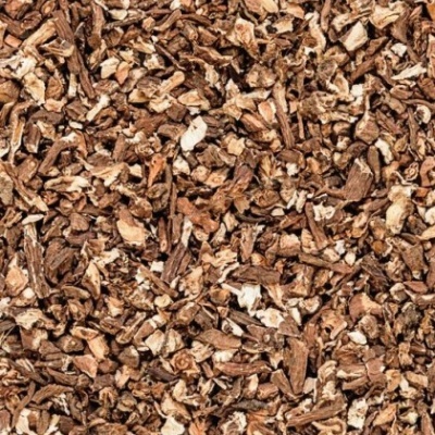 Cortiça triturada em vários tons de castanho, textura irregular