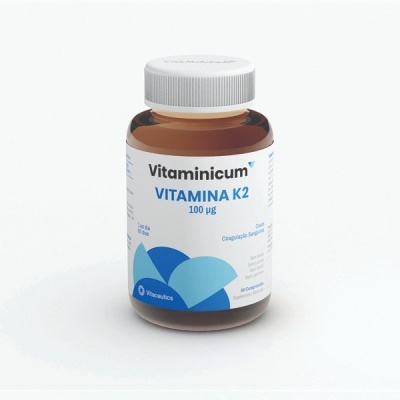 Frasco de suplemento Vitamincum Vitamina K2 100 µg com rótulo branco e azul