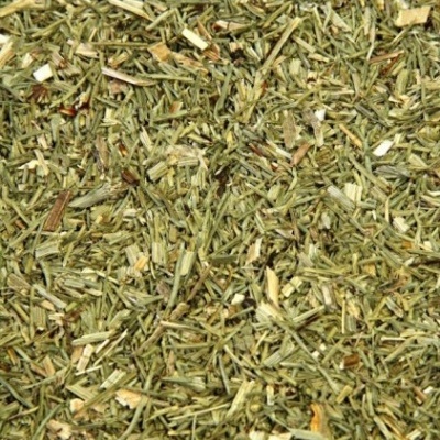 planta seca cortada em pedaços pequenos verde e castanho claro