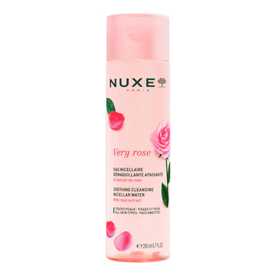 Frasco rosa transparente de água micelar Very Rose da Nuxe com tampa rosa
