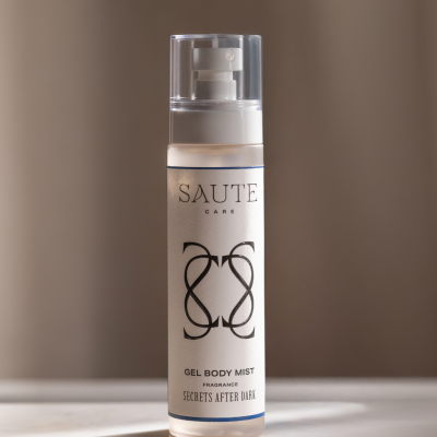 Frasco plástico transparente de gel corporal SAUTE CARE com rótulo branco