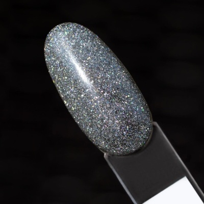 Amostra de verniz de unhas prateado brilhante