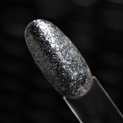 Amostra de verniz para unhas prateado com glitter