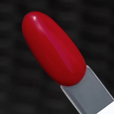 Batom vermelho brilhante com base branca