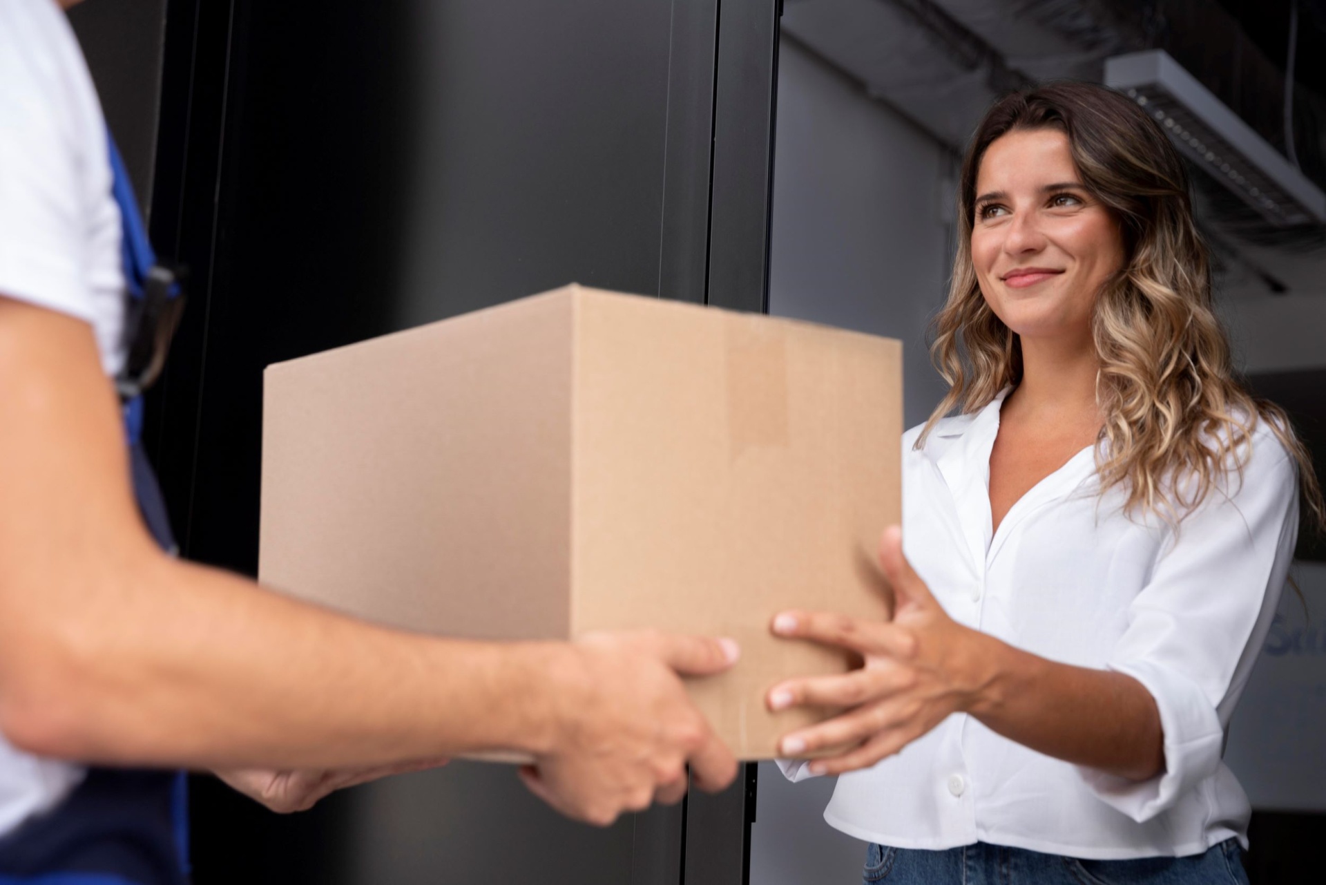 Compra Online com Confiança: Como o Envio Discreto Assegura a Tua Privacidade