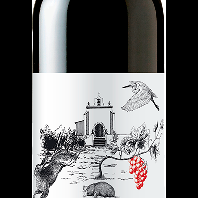 Garrafa de vinho CAPELA ST.ª MARGARIDA com rótulo ilustrado e texto em português.