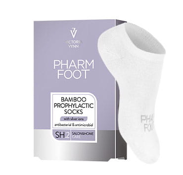 Meias brancas Pharm Foot Bamboo e embalagem lilás Victoria Vynn