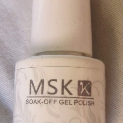 Frasco branco de verniz gel MSK soak-off com tampa branca