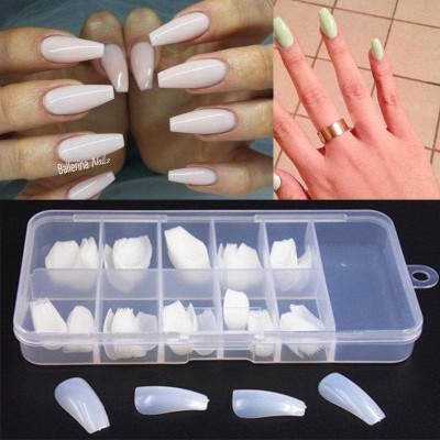 Unhas postiças rosa claro e verde com caixa plástica contendo unhas postiças brancas