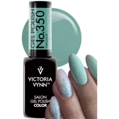Esmalte gel Victoria Vynn No. 350 Chillout verde com unhas pintadas e glitter