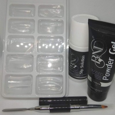Conjunto para unhas artificiais com unhas postiças transparentes, slip solution, powder gel e pincel.