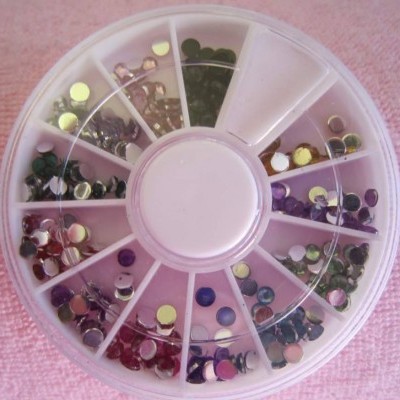 Disco plástico com pequenos círculos coloridos brilhantes para decoração