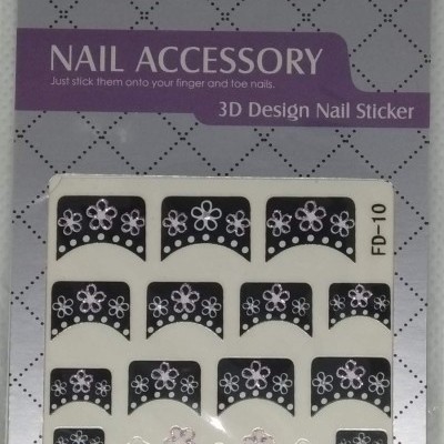 Autocolantes para unhas 3D com flores brancas em fundo preto na embalagem