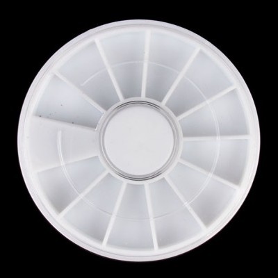 Prato organizador redondo de plástico branco com doze compartimentos