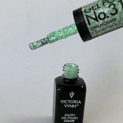 Esmalte gel Victoria Vynn verde claro marmoreado com embalagem preta e tampa transparente