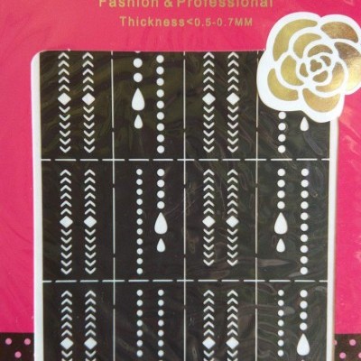 Pacote de autocolantes para unhas com padrões brancos em fundo preto e embalagem rosa