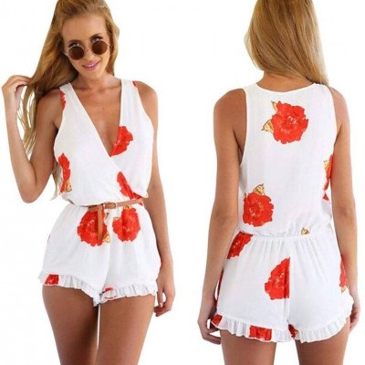 Macacão curto branco com flores vermelhas e babados