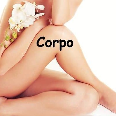 Corpo humano nu com flores e texto Corpo
