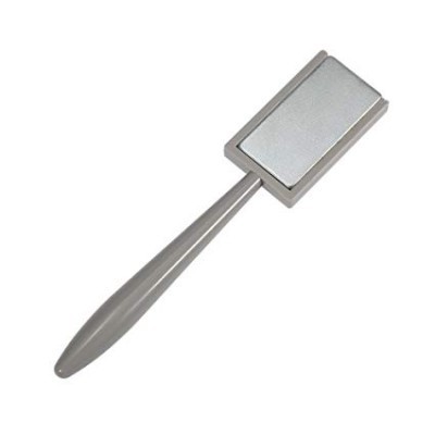 Escova metálica para carne cinza com cabo longo