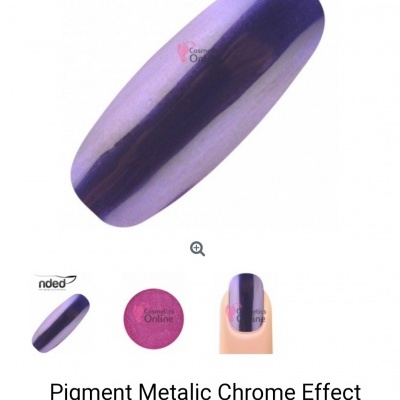 Pigmento metálico para unhas azul violáceo com efeito cromo em amostra e unha