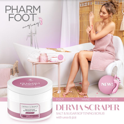 Recipiente do esfoliante Pharm Foot Derma Scraper ao lado de mulher num ambiente de spa