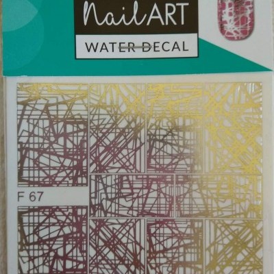 Pacote de decalque de água para unhas com padrão dourado e castanho