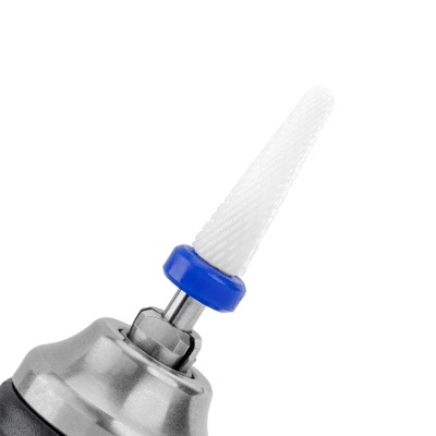Broca para máquina de manicure com ponta cónica branca e anel azul