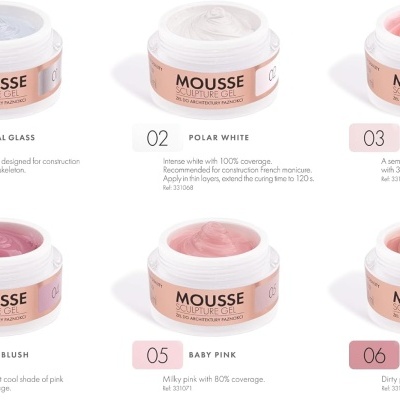 Seis frascos de mousse para unhas em vários tons de rosa e branco com tampas transparentes