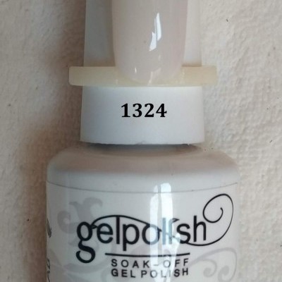 Frasco de verniz gel para unhas rosa claro com rótulo e código 1324