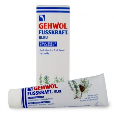 tubo de creme para os pés GEHWOL FUSSKRAFT em embalagem branca e azul junto com a caixa