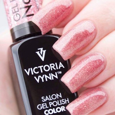 Frascos de verniz de gel rosa brilhante VICTORIA VYNN com brilho cintilante em unhas compridas