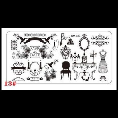 Stencil artístico com padrões florais, molduras, cadeira, castiçais, vestido e texto decorativo