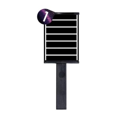 Cartaz preto com linhas brancas e número 1 em círculo roxo