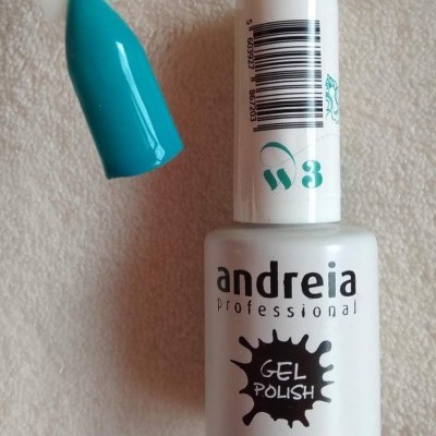 Verniz gel para unhas azul turquesa da marca andreia professional com frasco branco