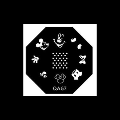 Placa octogonal preta para carimbo de unhas com desenhos brancos de personagens e código QA57