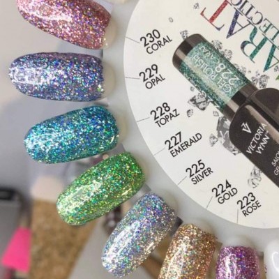 Mostruário de esmaltes brilhantes coloridos com nomes e números