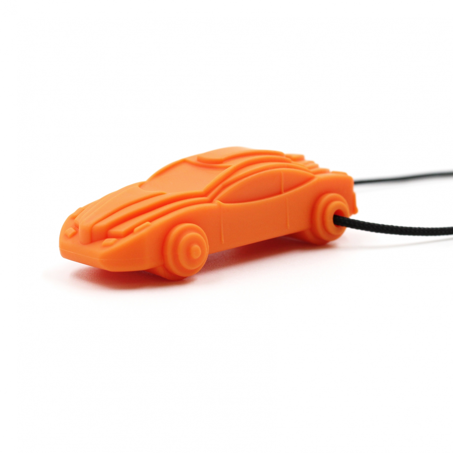 Mordedor em colar carro - ARK’s Racecar Colar com pendente laranja em forma de carro desportivo