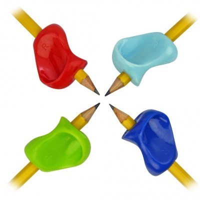 Apontadores de lápis de várias cores em fundo branco