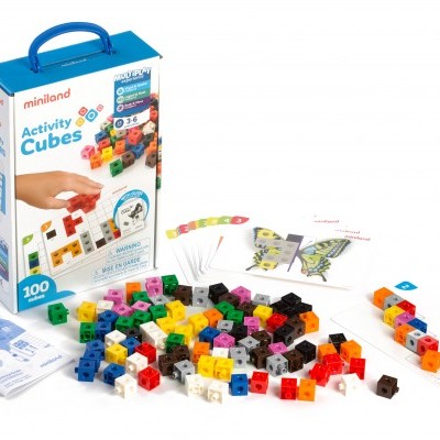 Cubos de atividade coloridos Miniland com embalagem e material explicativo