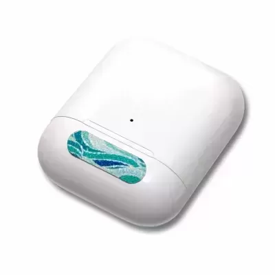 Estojo branco de carregamento para auriculares sem fios com autocolante decorativo