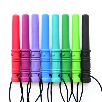 Bastões coloridos de borracha com cordão preto para treino