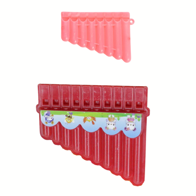 Duas flautas pan de plástico rosa e vermelha, com ilustrações infantis na vermelha.