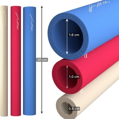 Três tubos de espuma coloridos com medições exibidas