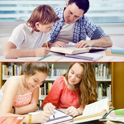 Quatro jovens a estudar com livros e cadernos numa mesa e numa biblioteca.