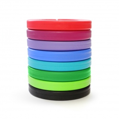 Conjunto colorido de anéis de silicone empilhados